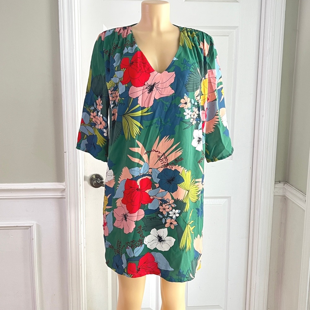 Traffic People Floral‎ Shift Dress M V Neck 3/4 Sleeve Green Tropical Mod Tunic